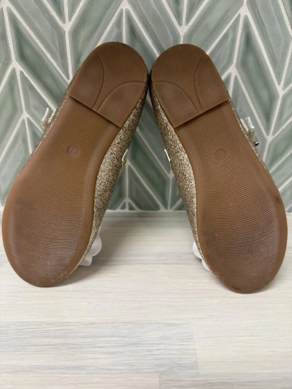 Girls Golden Mary Jane Dress shoes with bow size 1